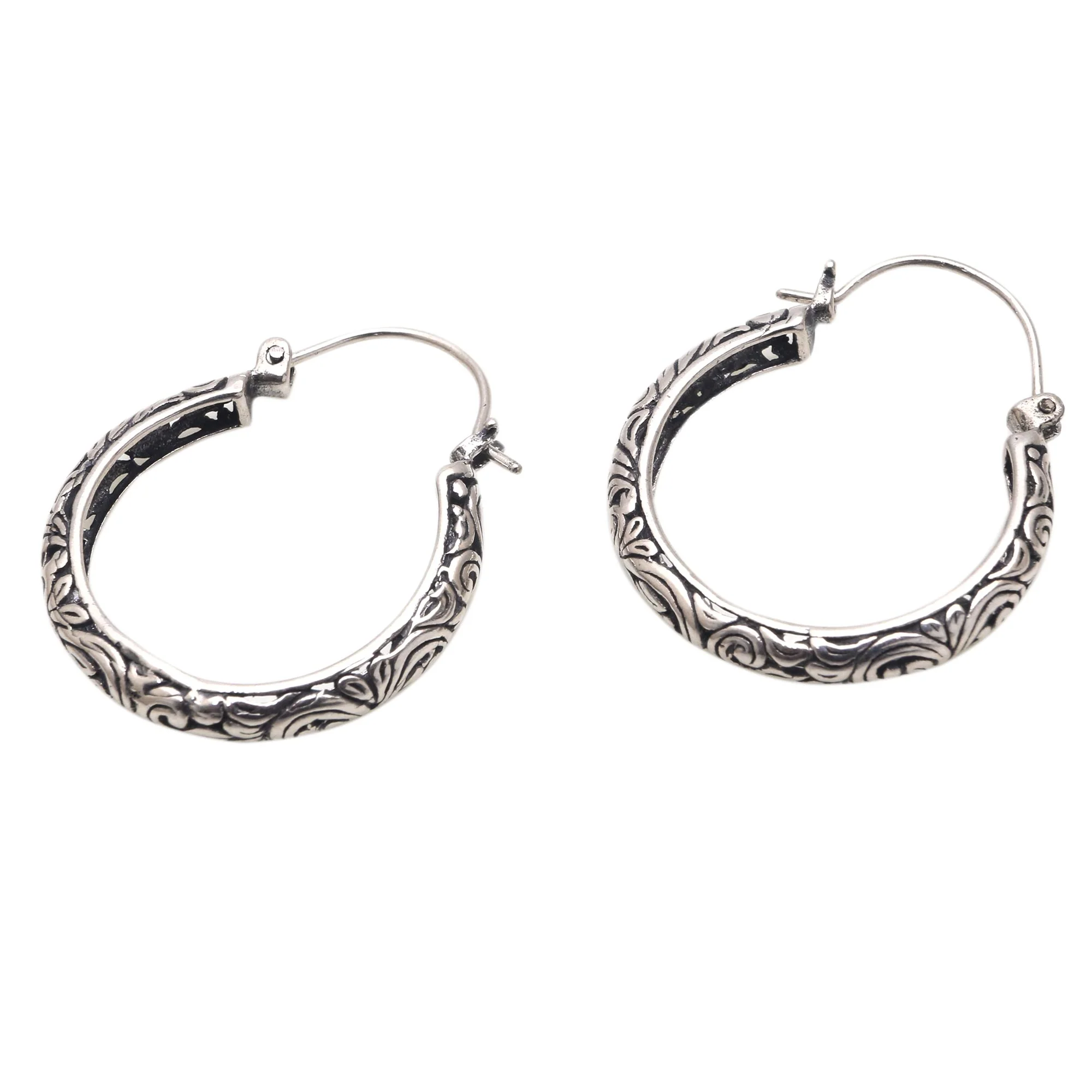 Loop Tradition Patterned Sterling Silver Hoop Earrings from Bali - Image 4