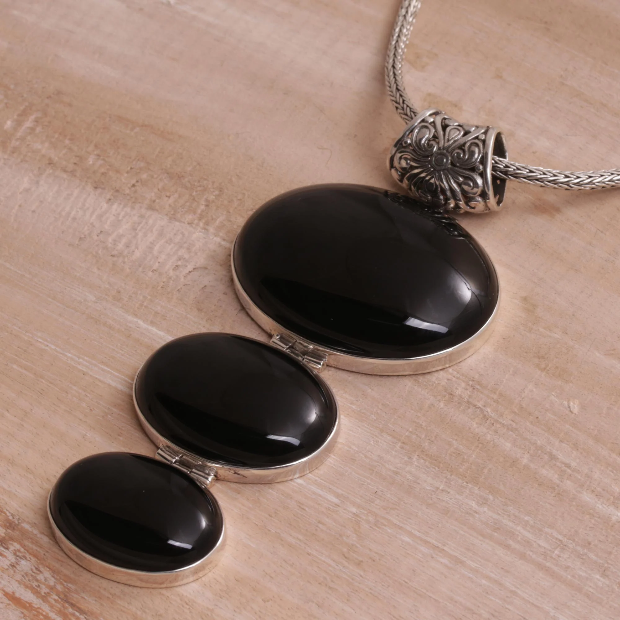 Night Ovals Onyx & Silver Pendant Necklace - Image 3
