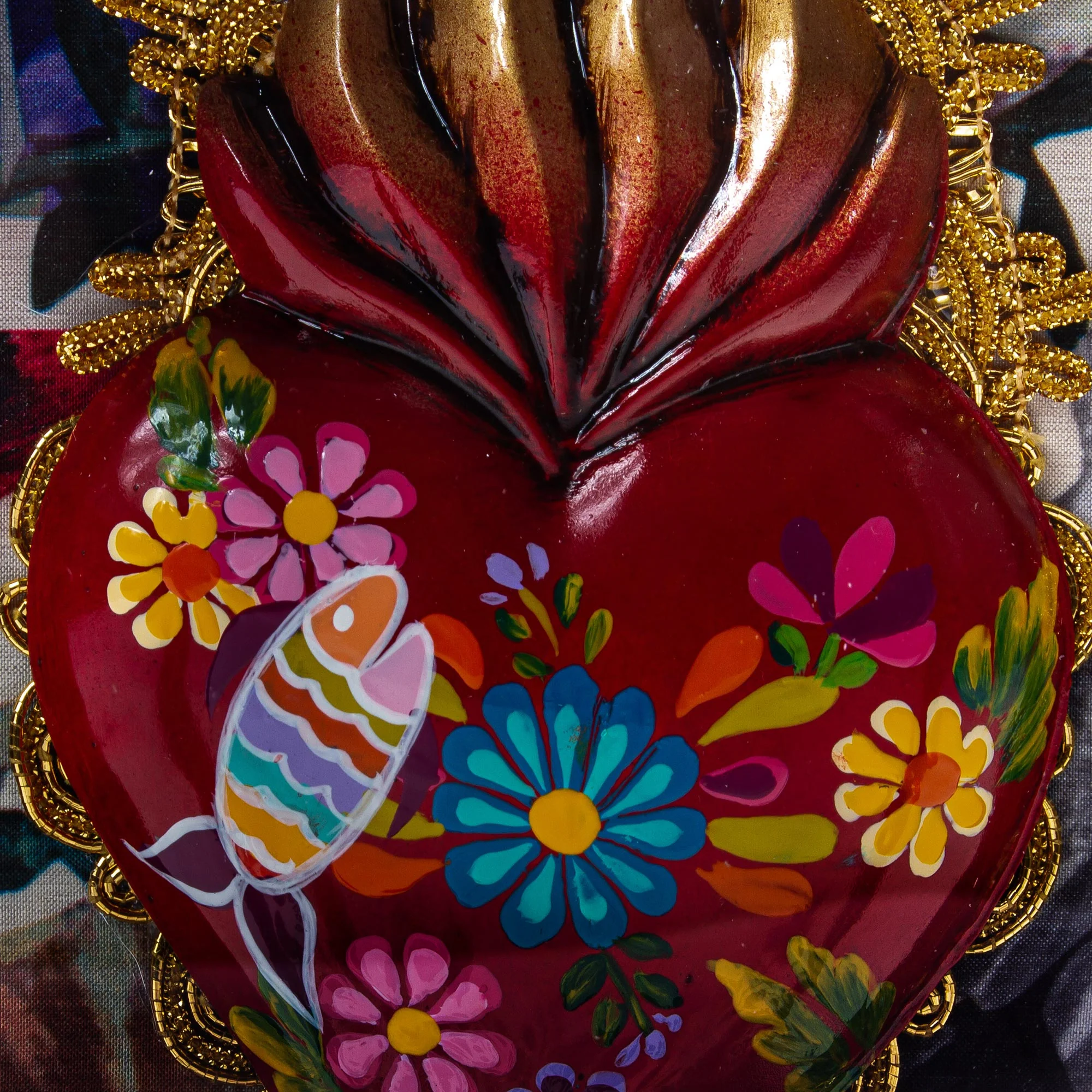 Precious Heart Hand Painted Wood and Tin Sacred Heart Niche - Image 5