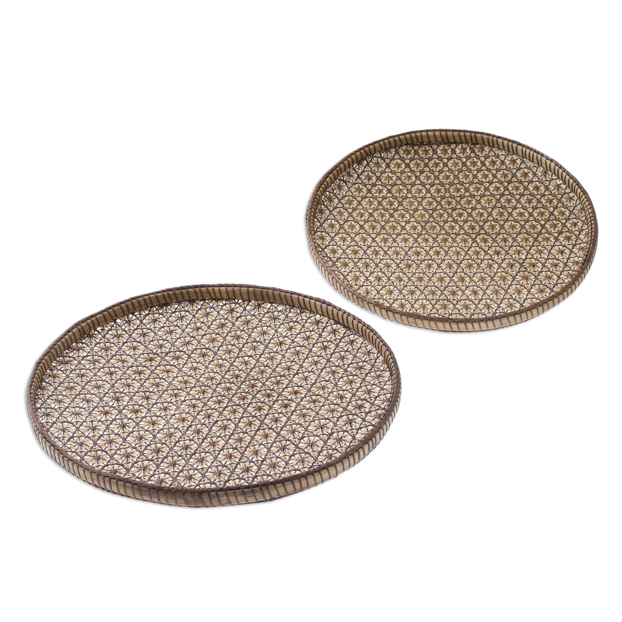 Presenting Pikul Set of 2 Handcrafted Woven Flower Motif Thai Rattan Trays - Image 4