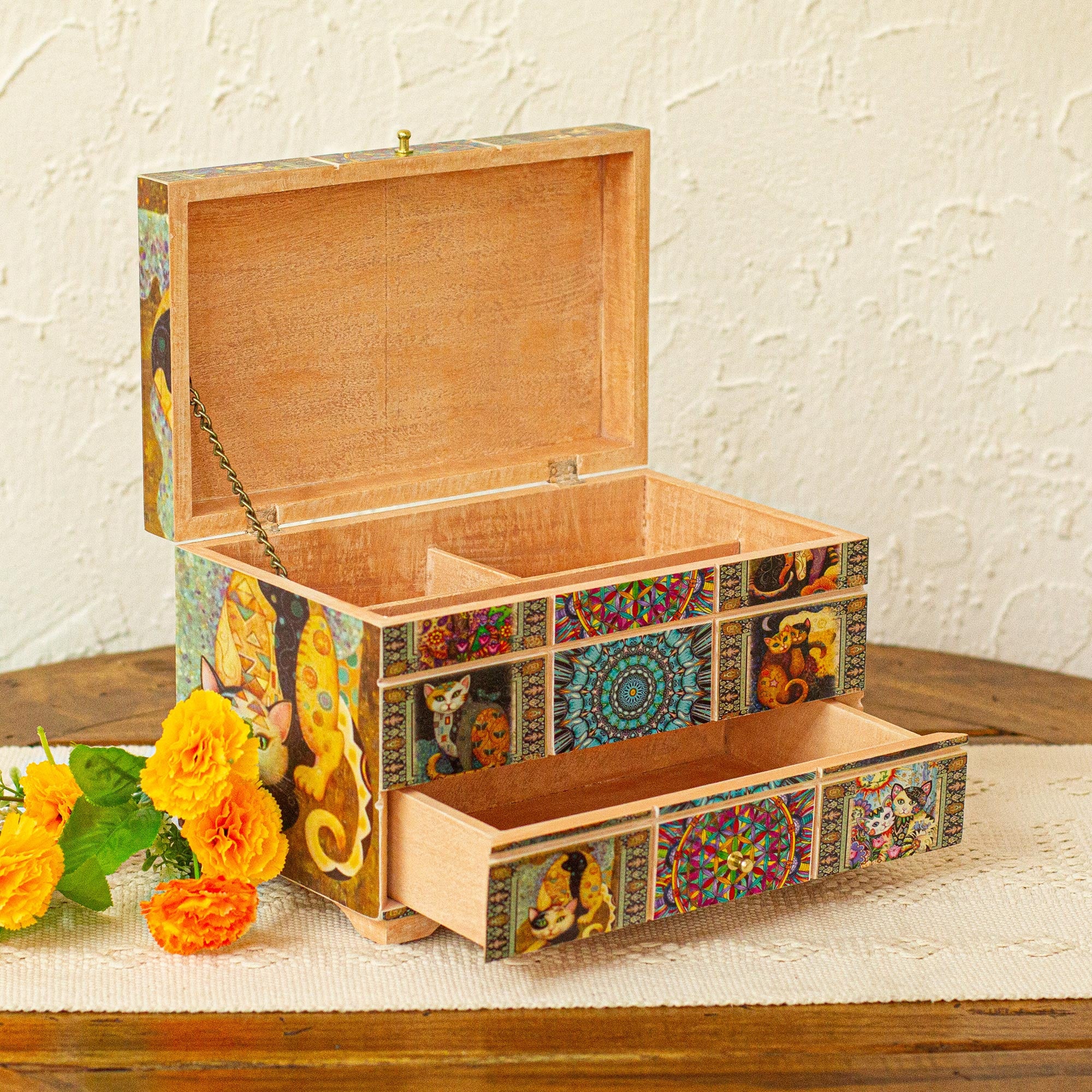 Protective Cats Decoupage Cats Jewelry Box from Mexico - Image 3