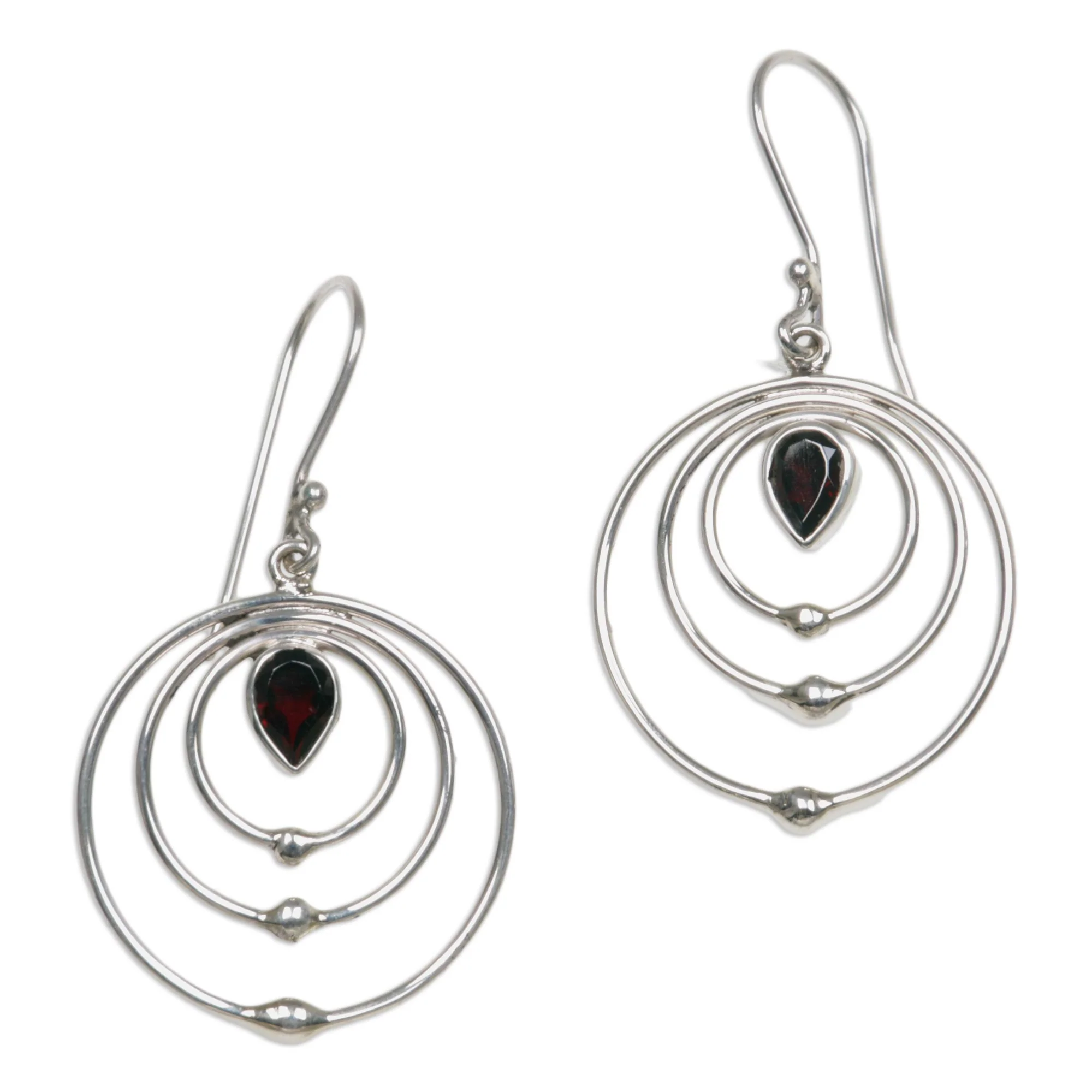 Radiant Garnet dangle earrings - Image 2