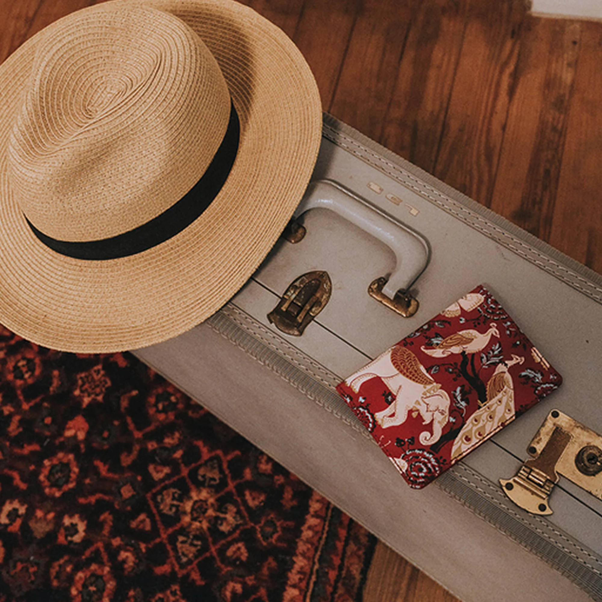 Red Garden Fauna Passport Cover - Image 2