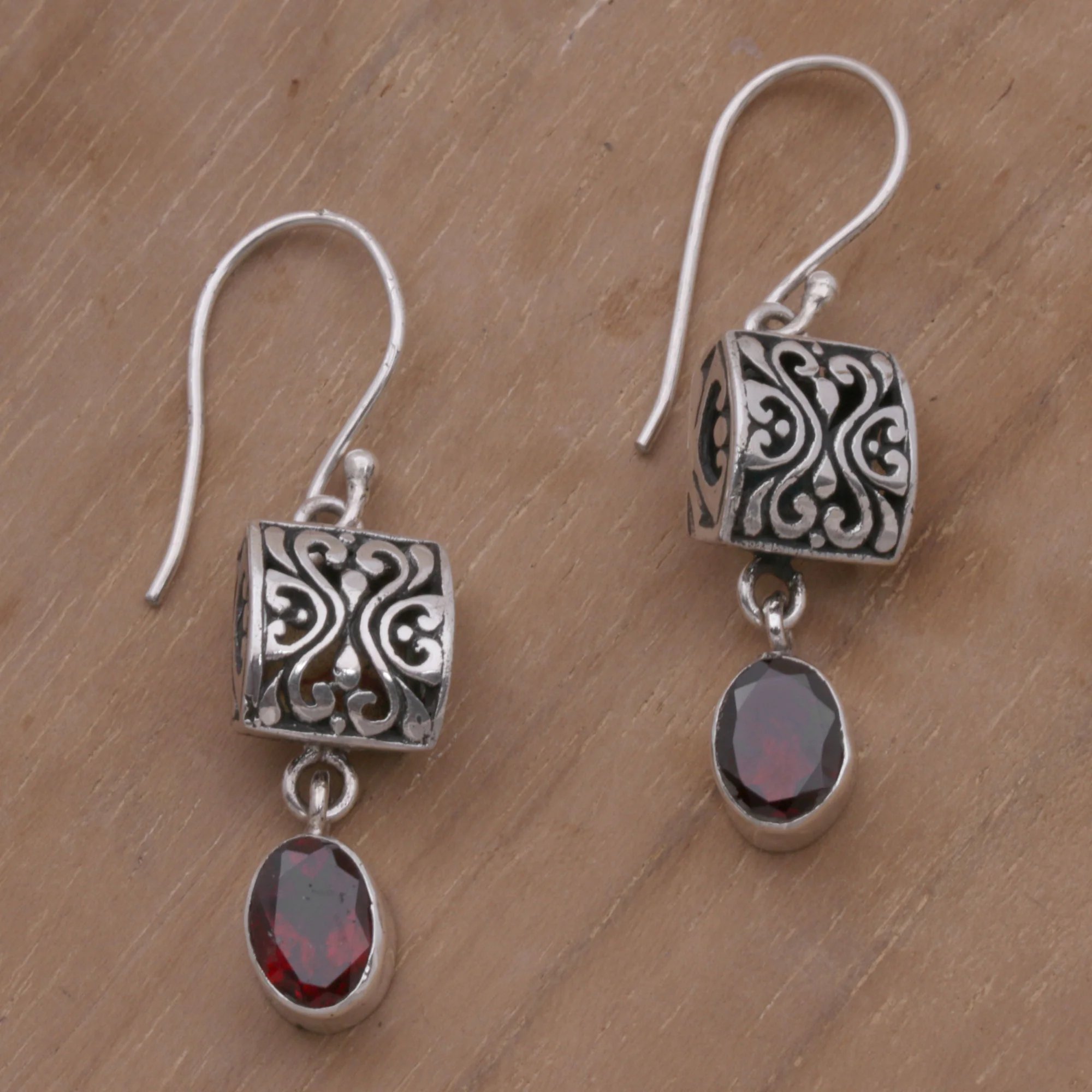 Red Horizon Sterling Silver and Garnet Dangle Earrings from Bali - Image 3