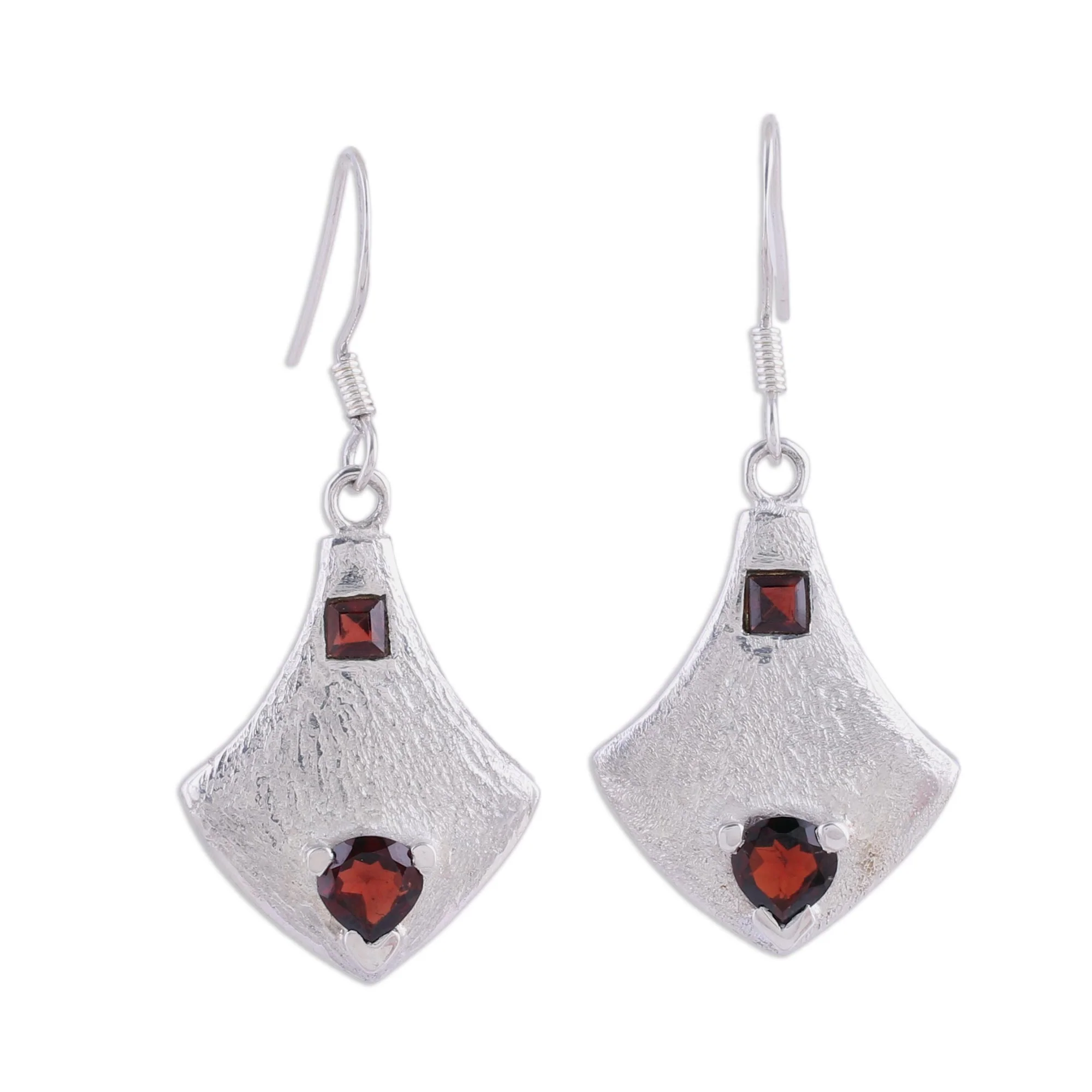 Safeguard Garnet dangle earrings - Image 2