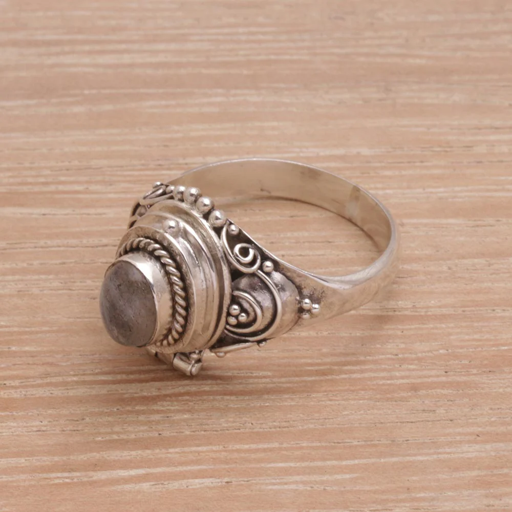 Shimmering Shrine Labradorite and Sterling Silver Locket Ring from Bali - Image 4