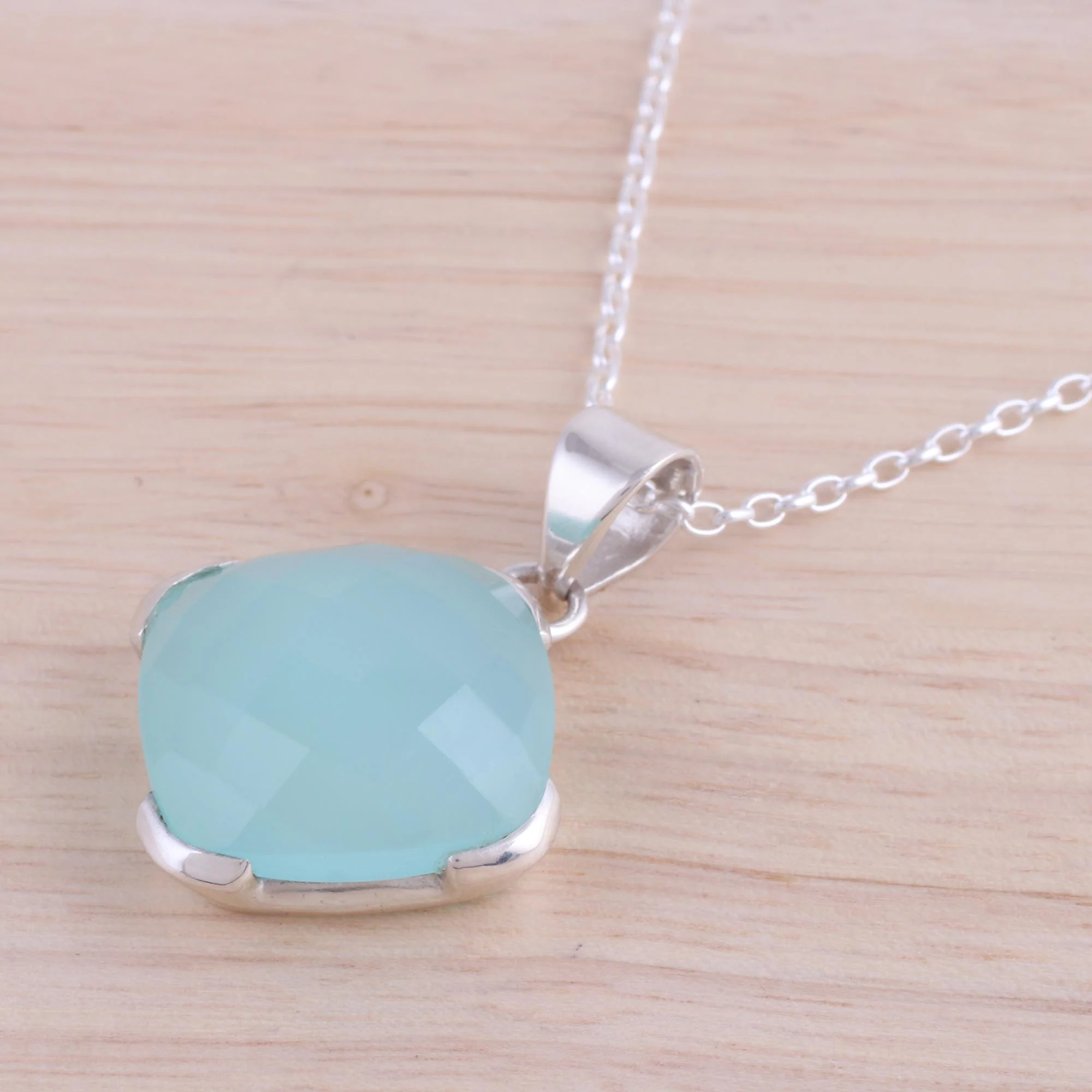 Soaring Chalcedony and Sterling Silver Pendant Necklace from India - Image 3