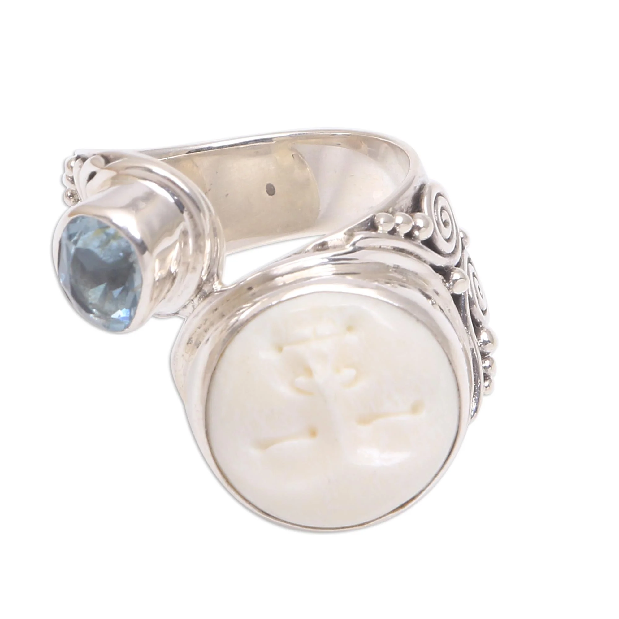 Sparkling Face Blue Topaz Silver Cow Bone Ring - Image 4