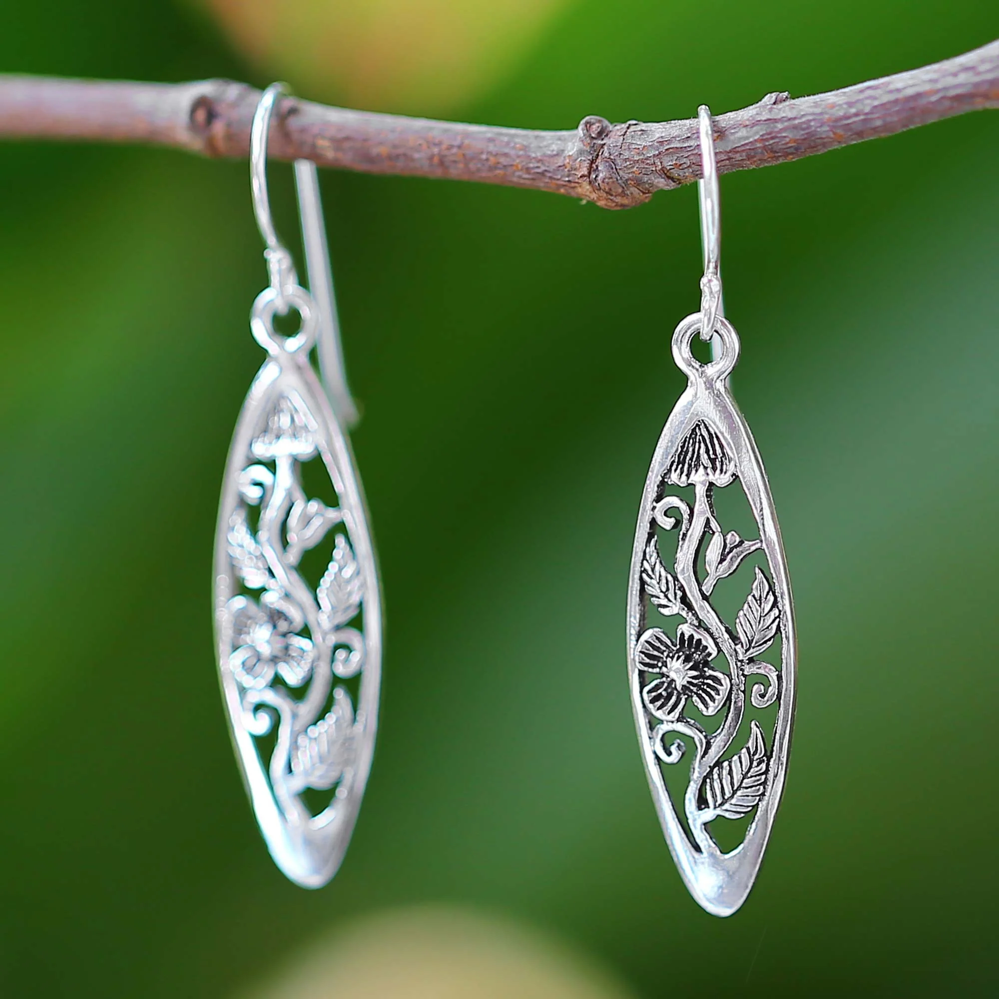 Spring Daisy Sterling Silver Earrings - Image 4
