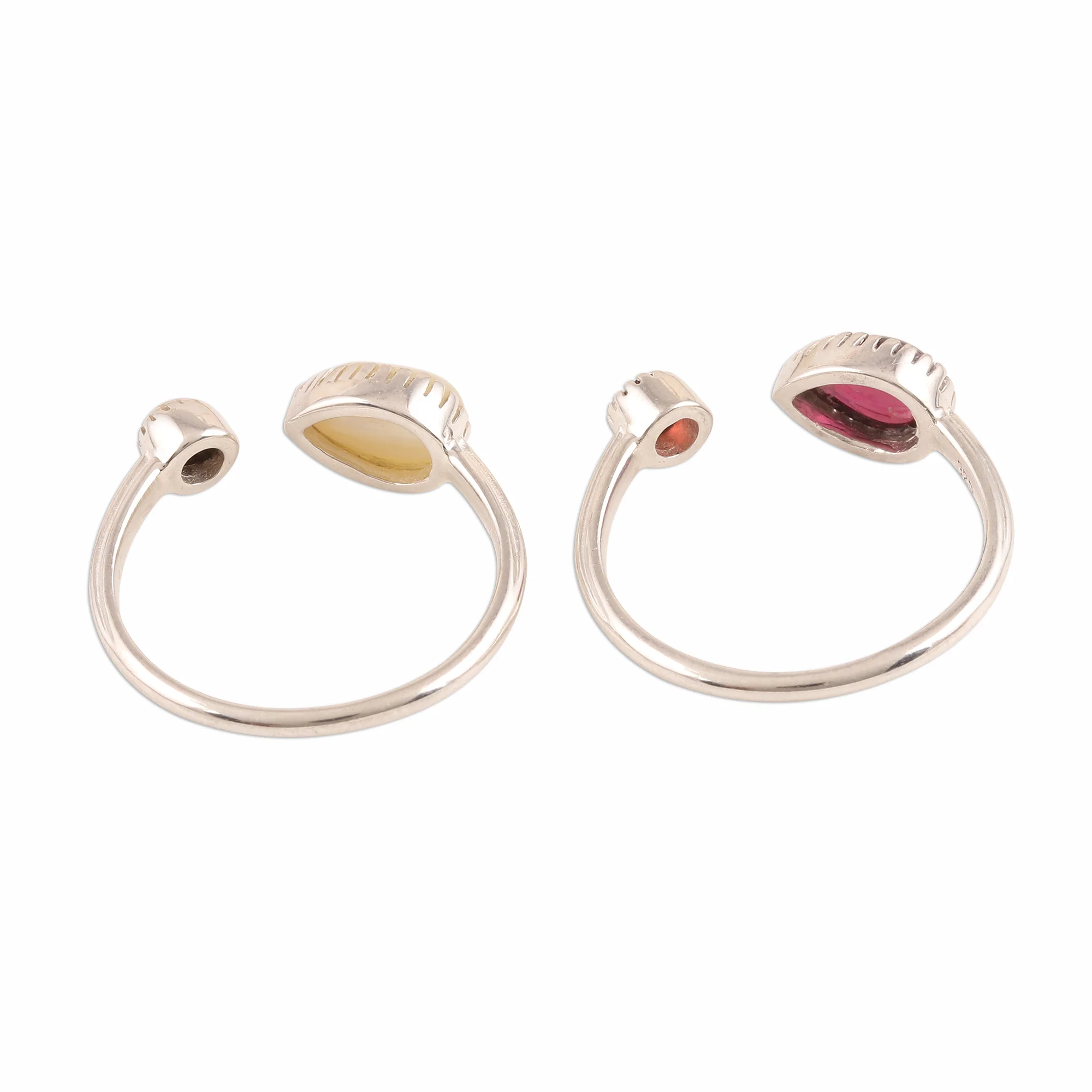 Stylish Flavor Garnet and Cultured Pearl Wrap Rings from India (Pair) - Image 5