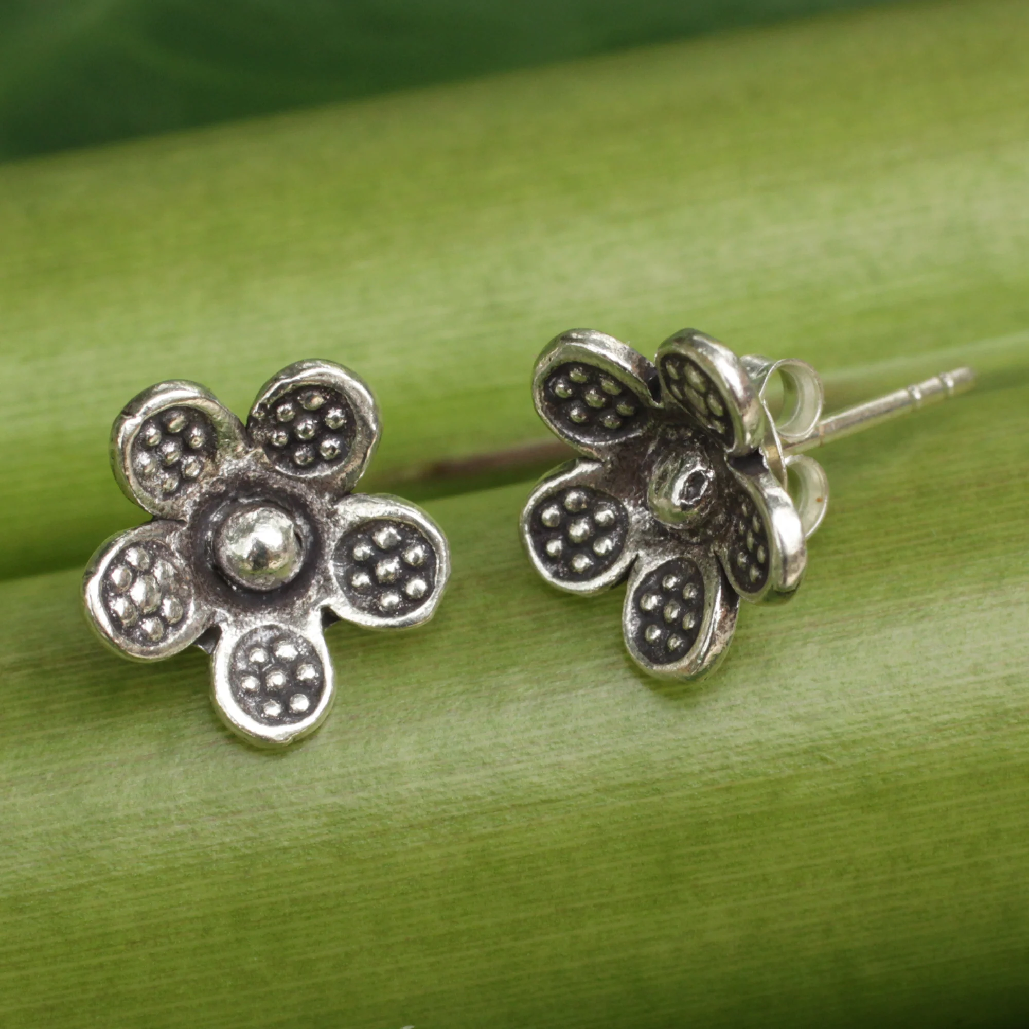 Tribal Daisies Karen Hill Tribe Jewelry Sterling Silver Button Earrings - Image 3