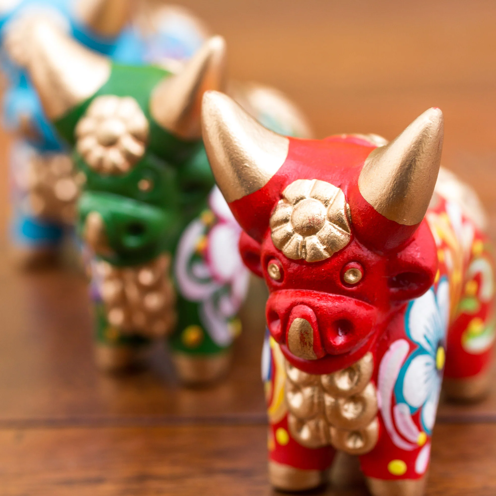 Tricolor Pucara Bulls Ceramic Sculptures - Image 4