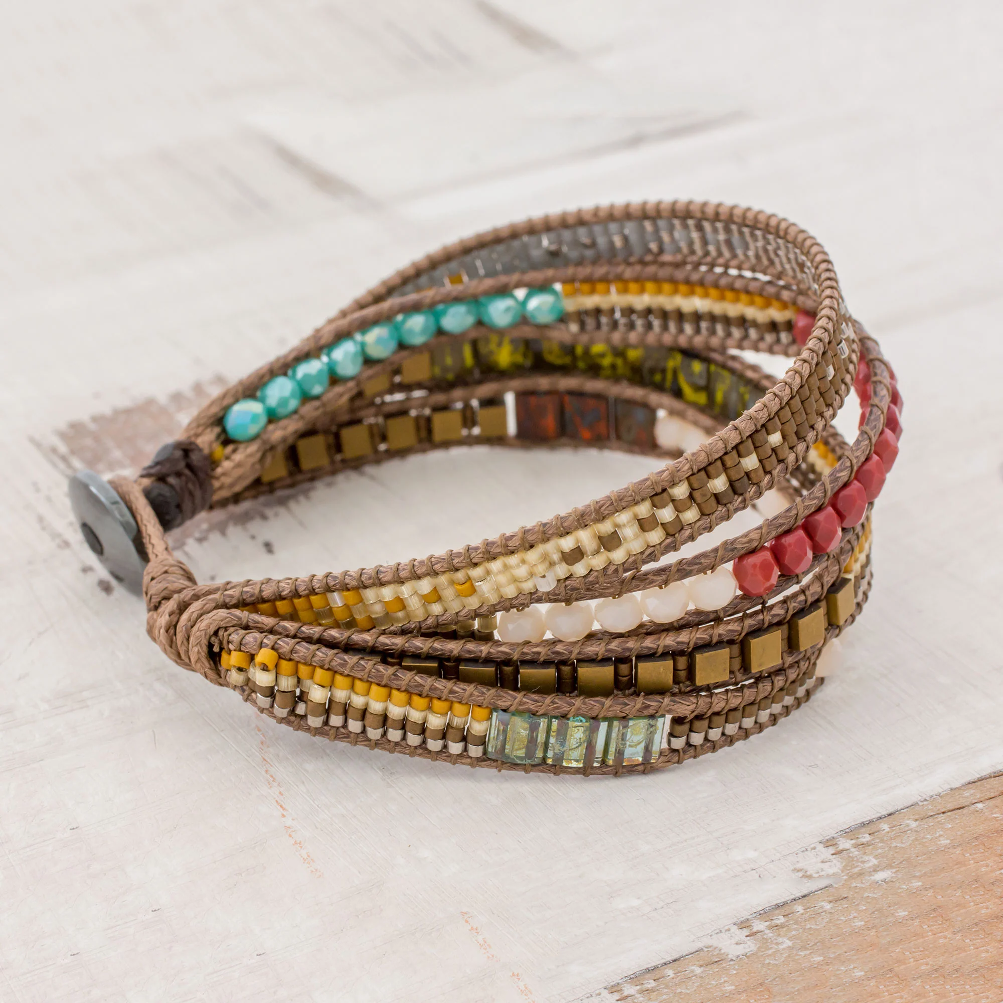 Universal Beauty Multicolored Glass Beaded Wristband Bracelet from Guatemala - Image 3