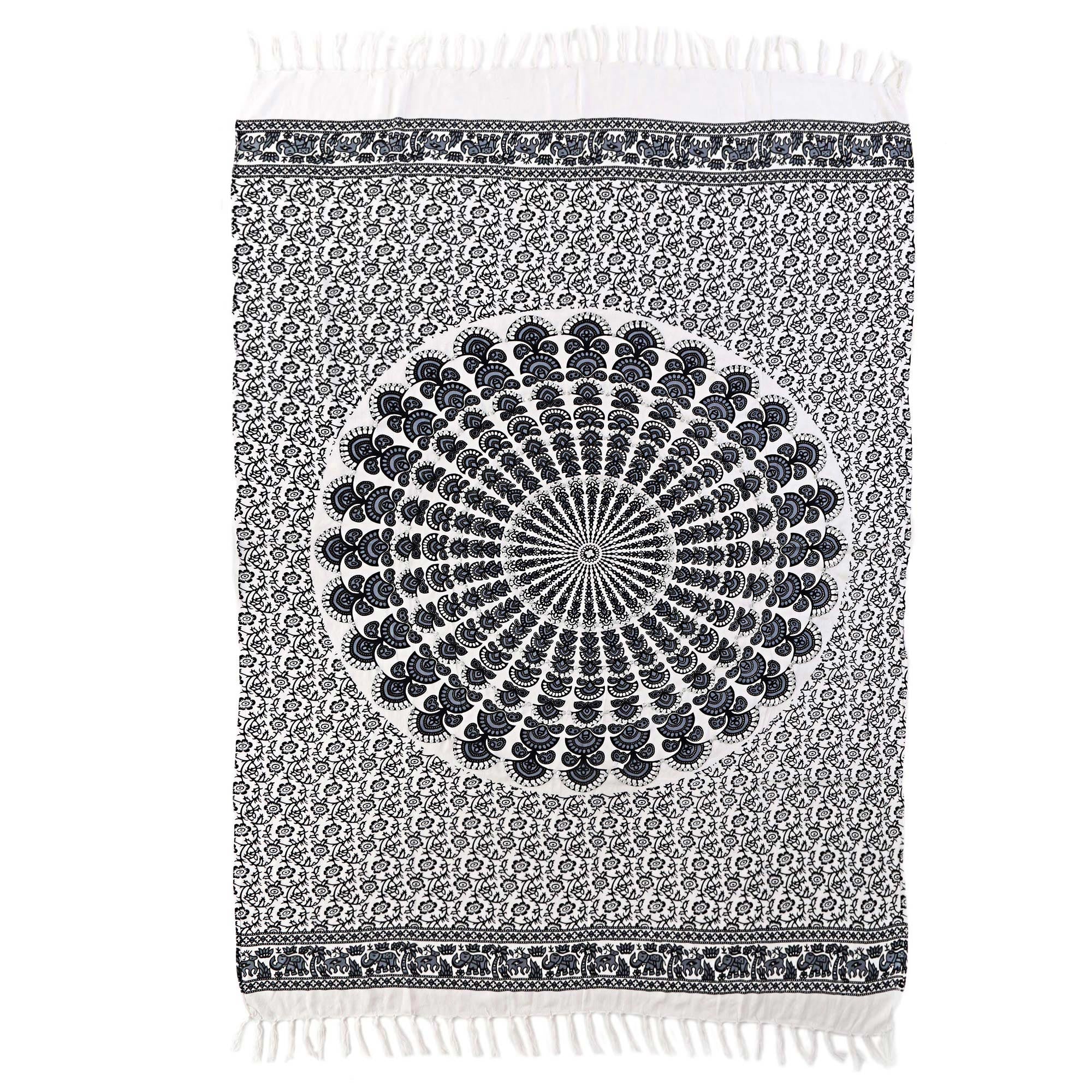 White Sun Handmade Batik Indonesian Sarong in Black and White - Image 4
